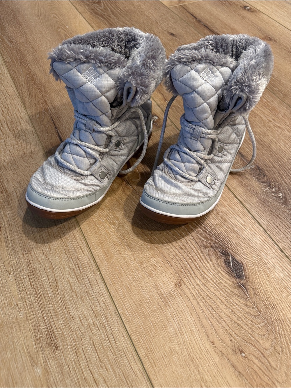 Columbia | Light Gray Quilted Faux-Fur Winter Boots | size 6 | NWOB